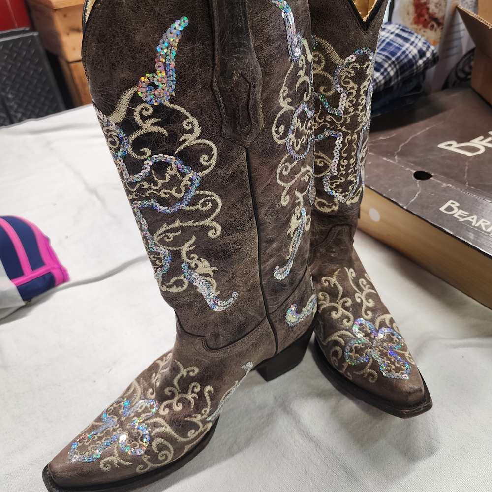 Corral Brown Heeled Boots with Intricate Embroidery
